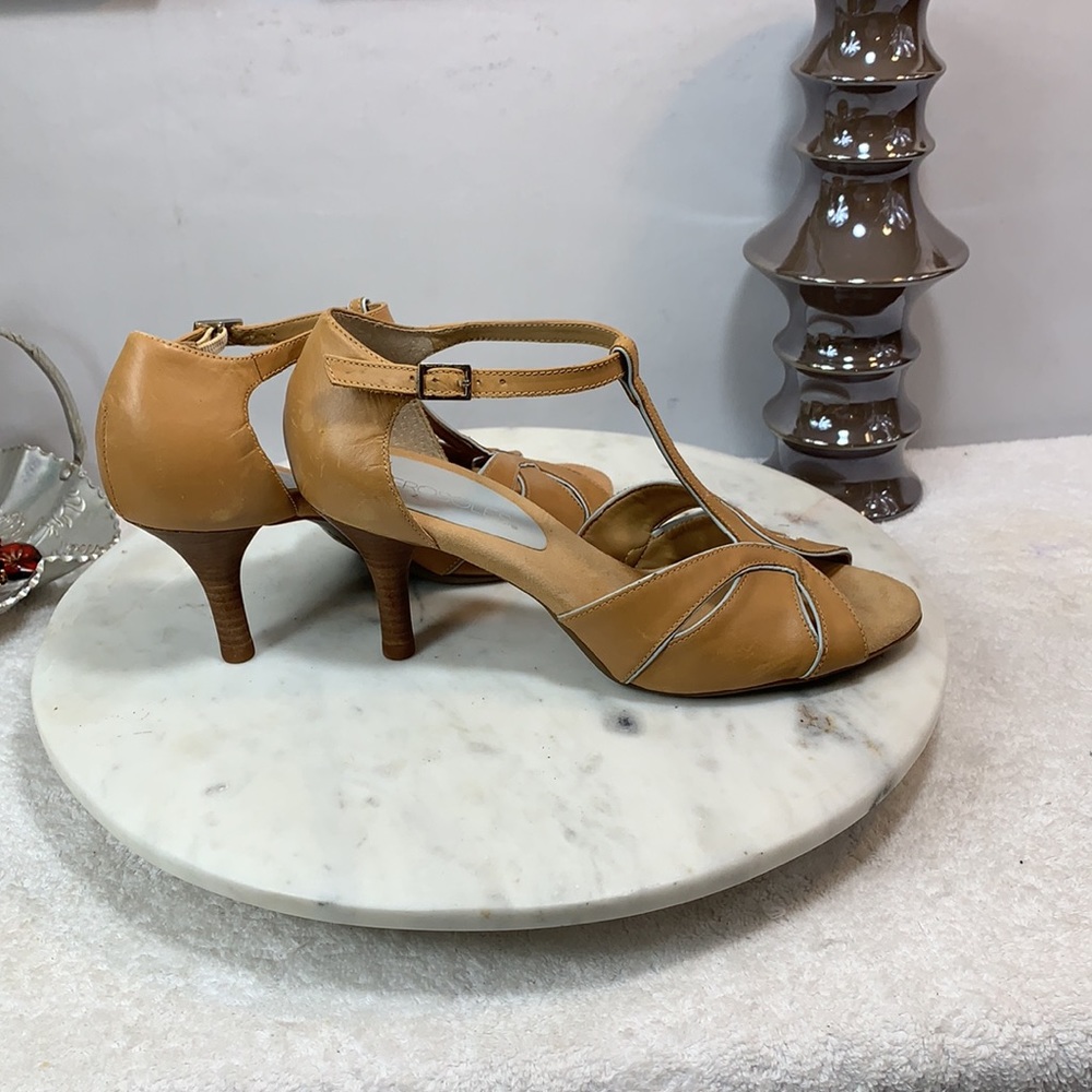 AEROSOLES TAN & LIGHT GRAY HEELS - SZ 6 B - Picture 4 of 14